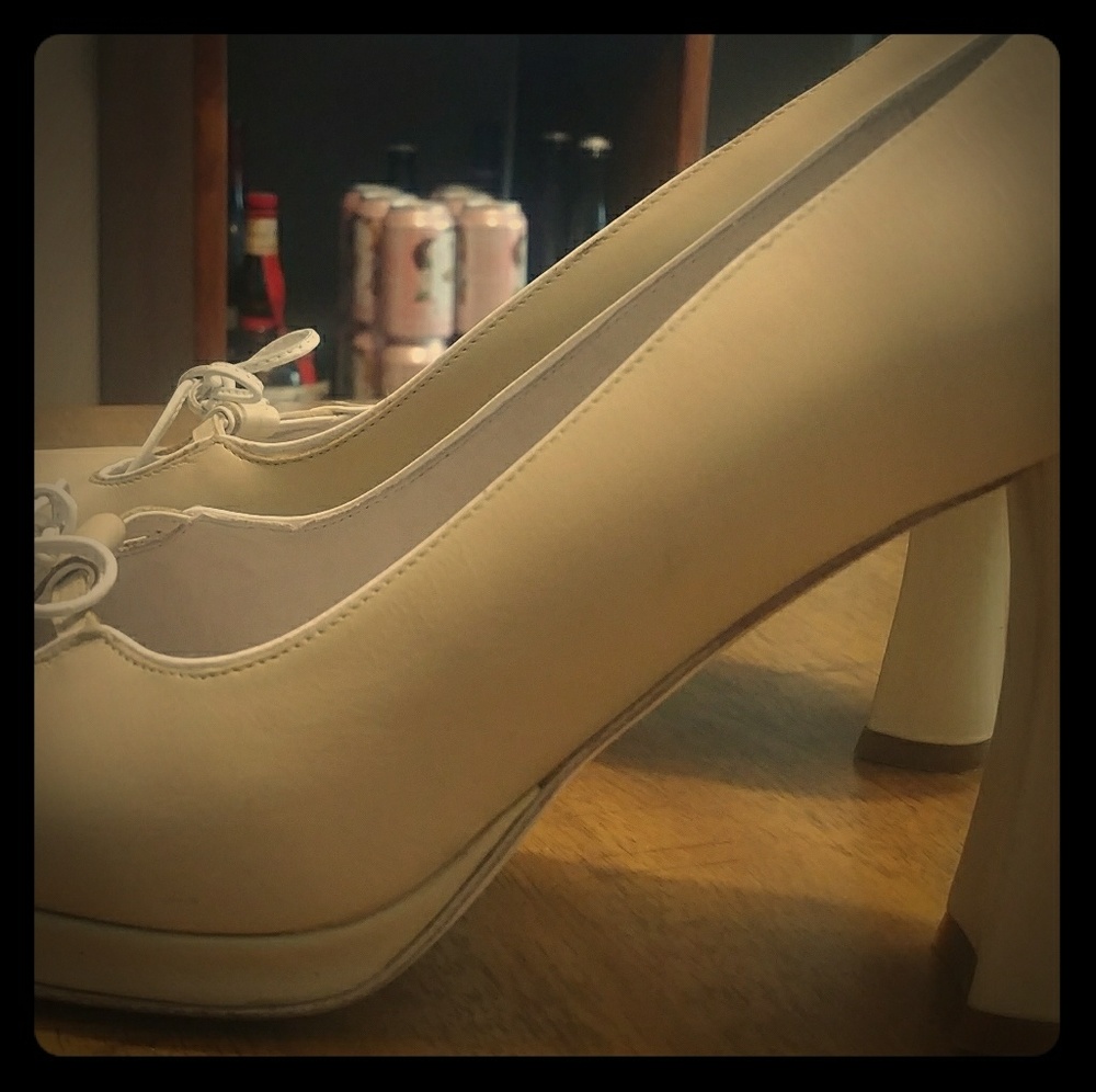 BCGC Max Azria Tan Leather Bingo Heels